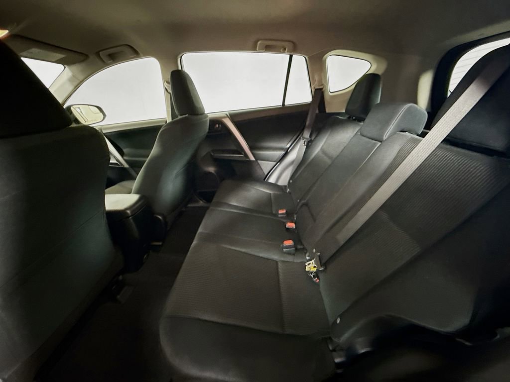 Used 2017 Toyota RAV4 LE FWD image 21