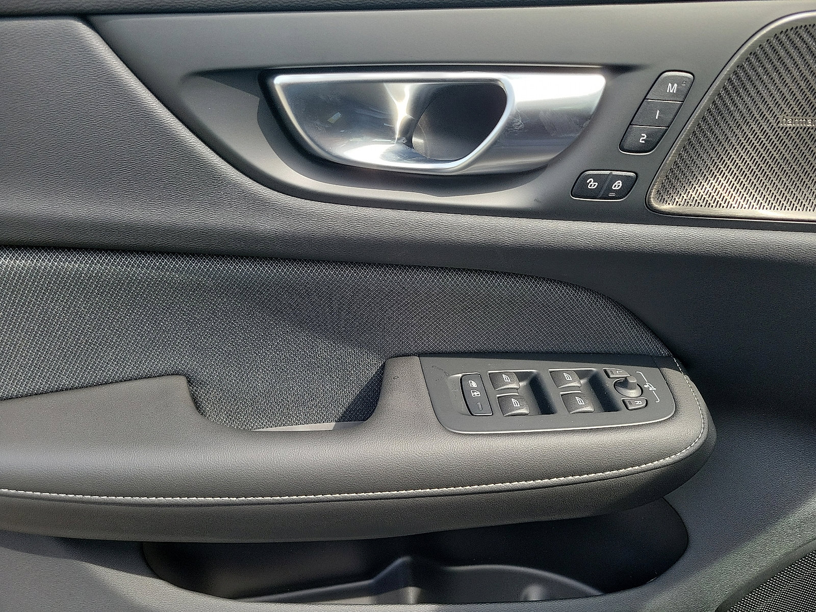 Certified 2024 Volvo S60 B5 Plus w/ Climate Package image 12