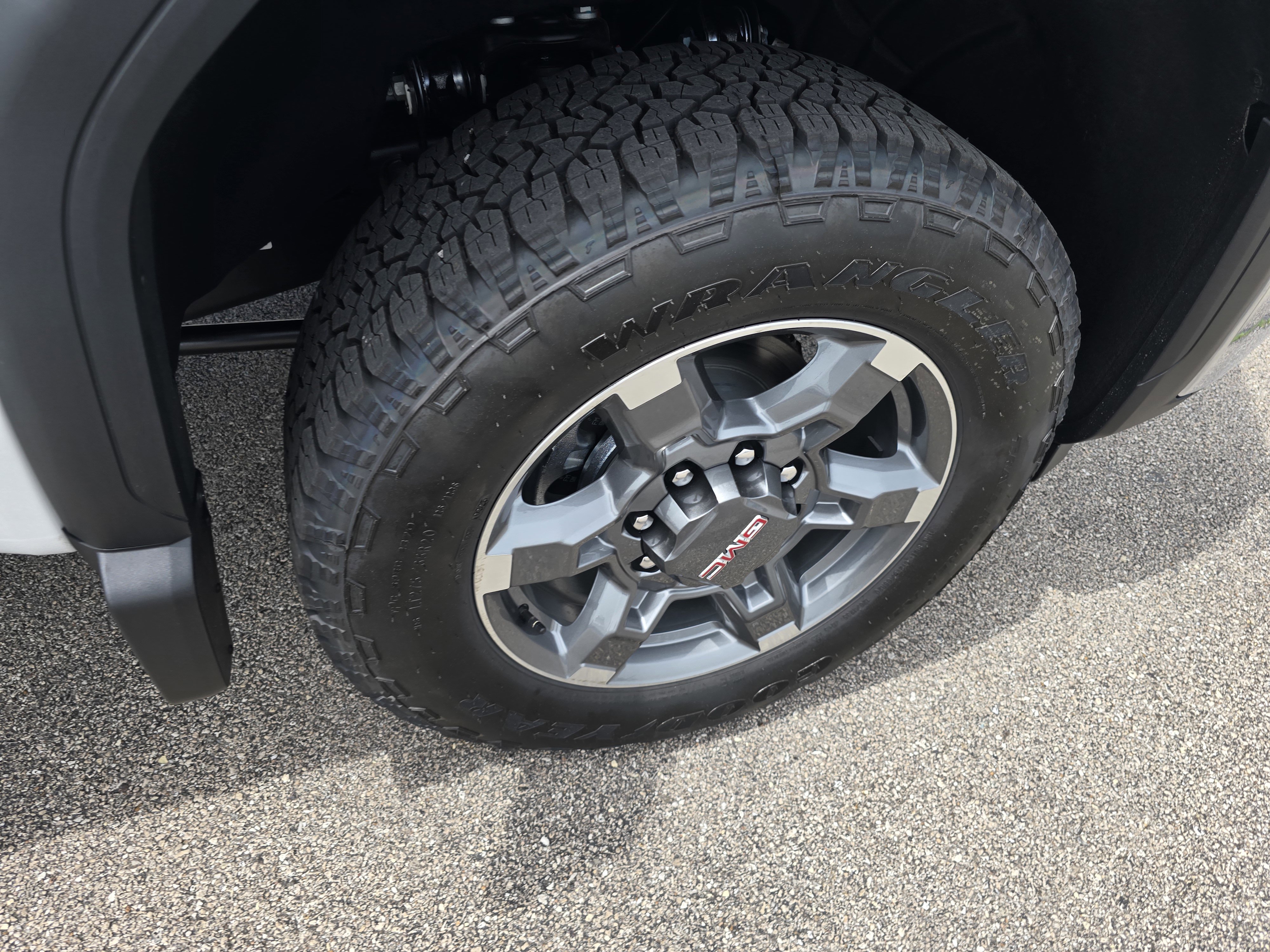 New 2025 GMC Sierra 2500 SLT w/ SLT Convenience Package image 12