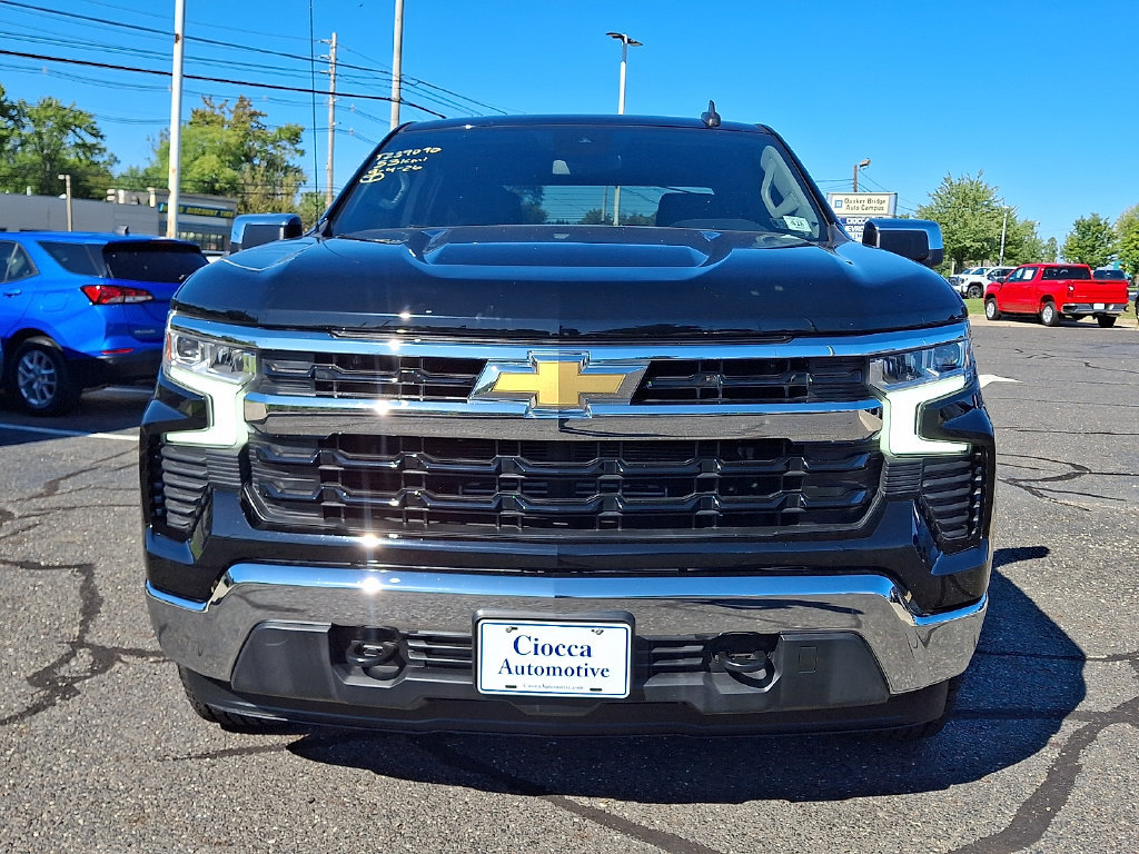 Used 2023 Chevrolet Silverado 1500 LT AWD/4WD image 5