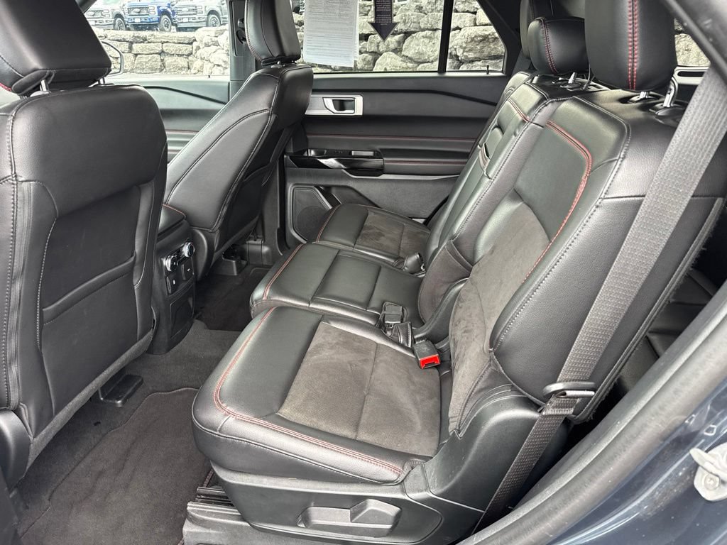 Used 2023 Ford Explorer ST-Line AWD/4WD image 16