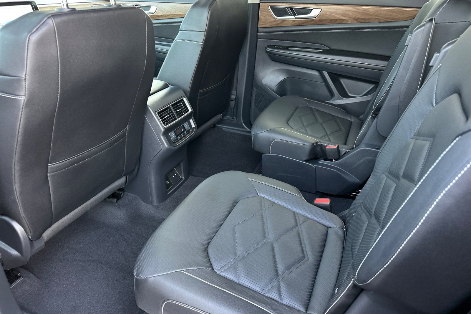 New 2026 Volkswagen Atlas SE image 10