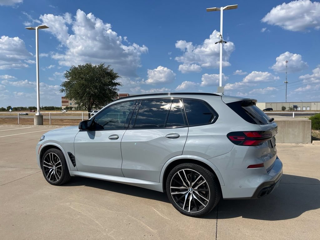 Used 2024 BMW X5 M60i AWD/4WD image 4