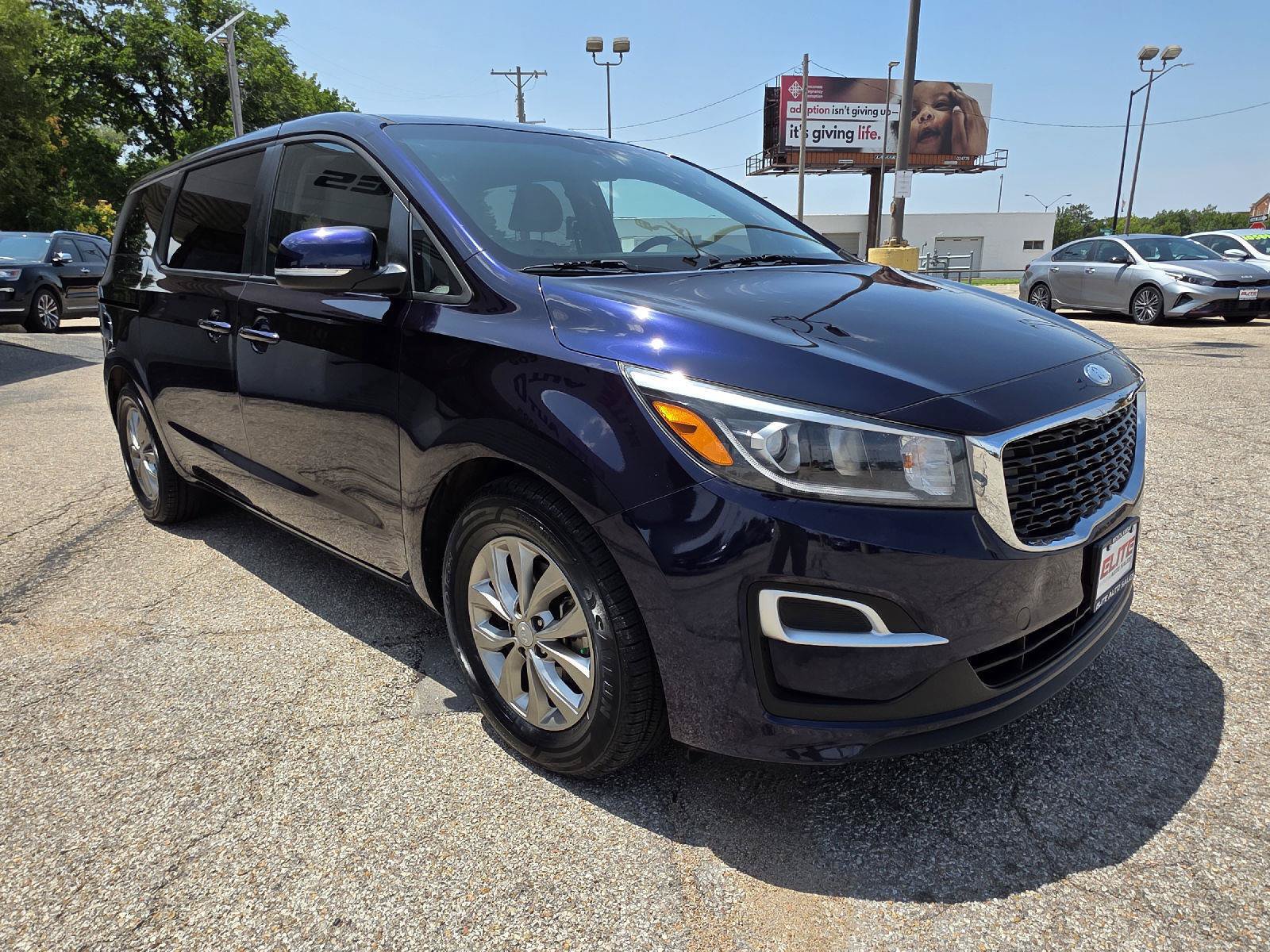 Used 2019 Kia Sedona LX FWD image 3