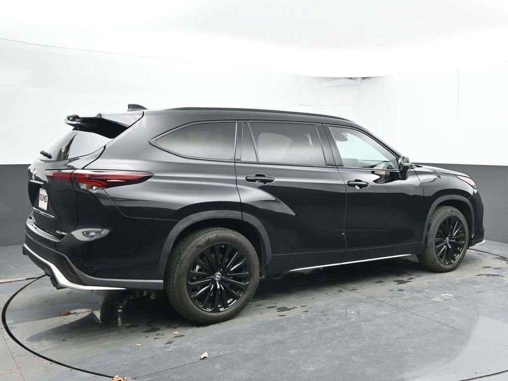 Used 2025 Toyota Highlander XSE image 11