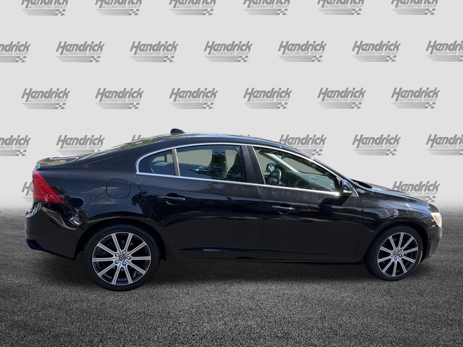 Used 2018 Volvo S60 T5 Inscription w/ Climate Package AWD/4WD image 11