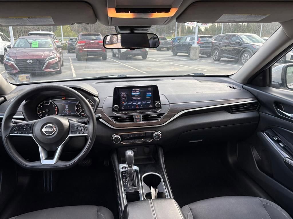 Used 2023 Nissan Altima 2.5 SV image 9