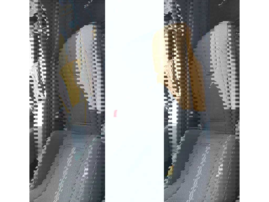 Certified 2024 Hyundai Elantra SE image 17