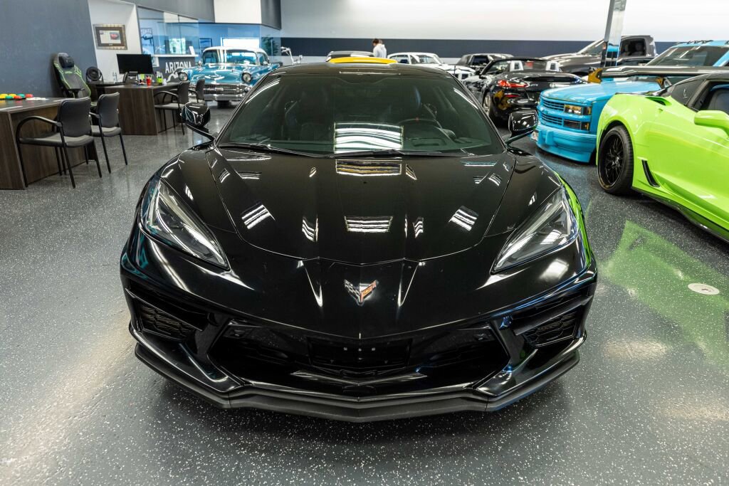 Used 2022 Chevrolet Corvette Stingray Premium Cpe w/ Z51 Performance Package image 3
