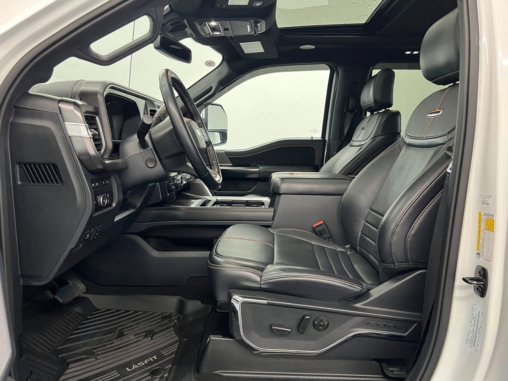 Used 2024 Ford F250 Platinum w/ FX4 Off-Road Package image 4