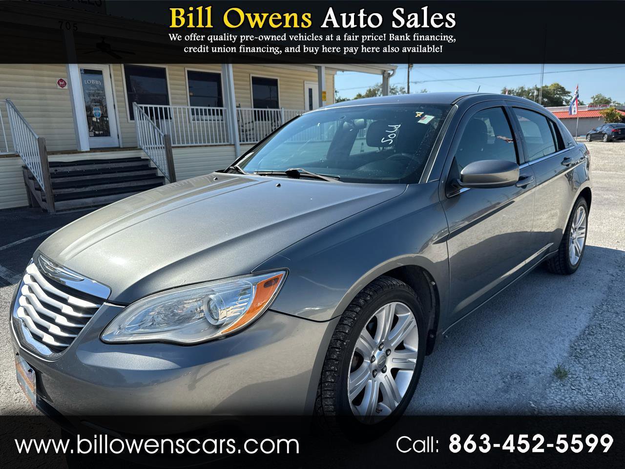 Used 2013 Chrysler 200 Touring FWD image 1