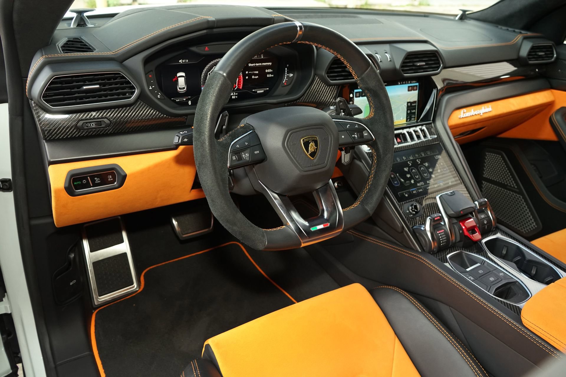 Used 2021 Lamborghini Urus image 8