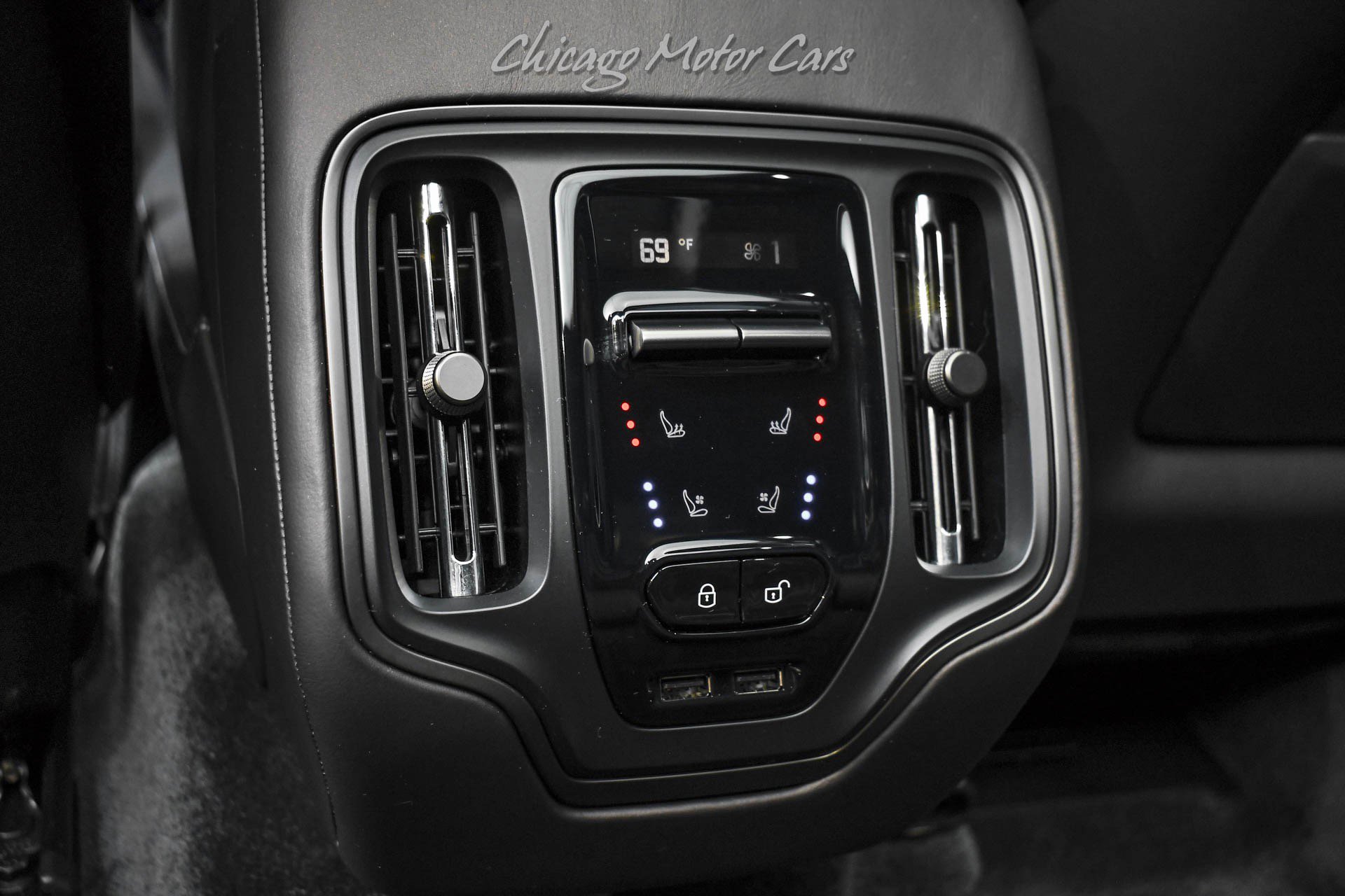 Used 2025 Aston Martin DBX 707 AWD/4WD image 24