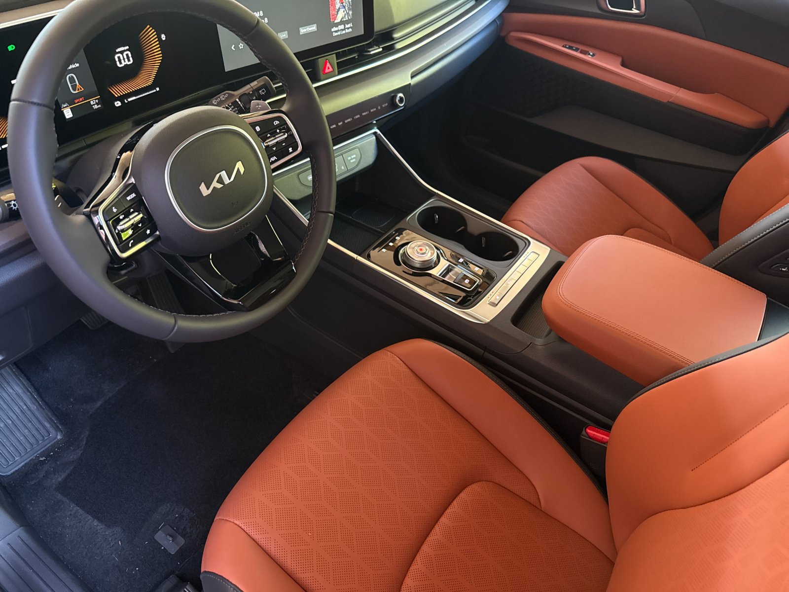 New 2026 Kia Carnival EX FWD image 10