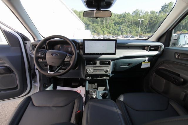 New 2025 Ford Maverick Lariat w/ Black Appearance Package image 6