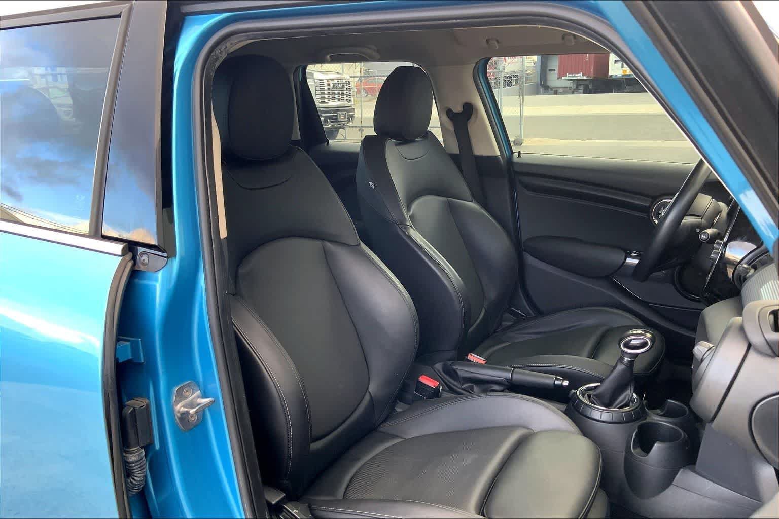 Used 2015 MINI Cooper 4-Door Hardtop FWD image 13