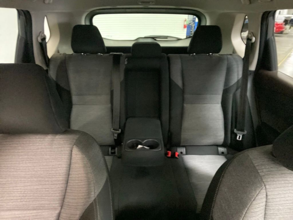 Used 2023 Nissan Rogue SV image 27