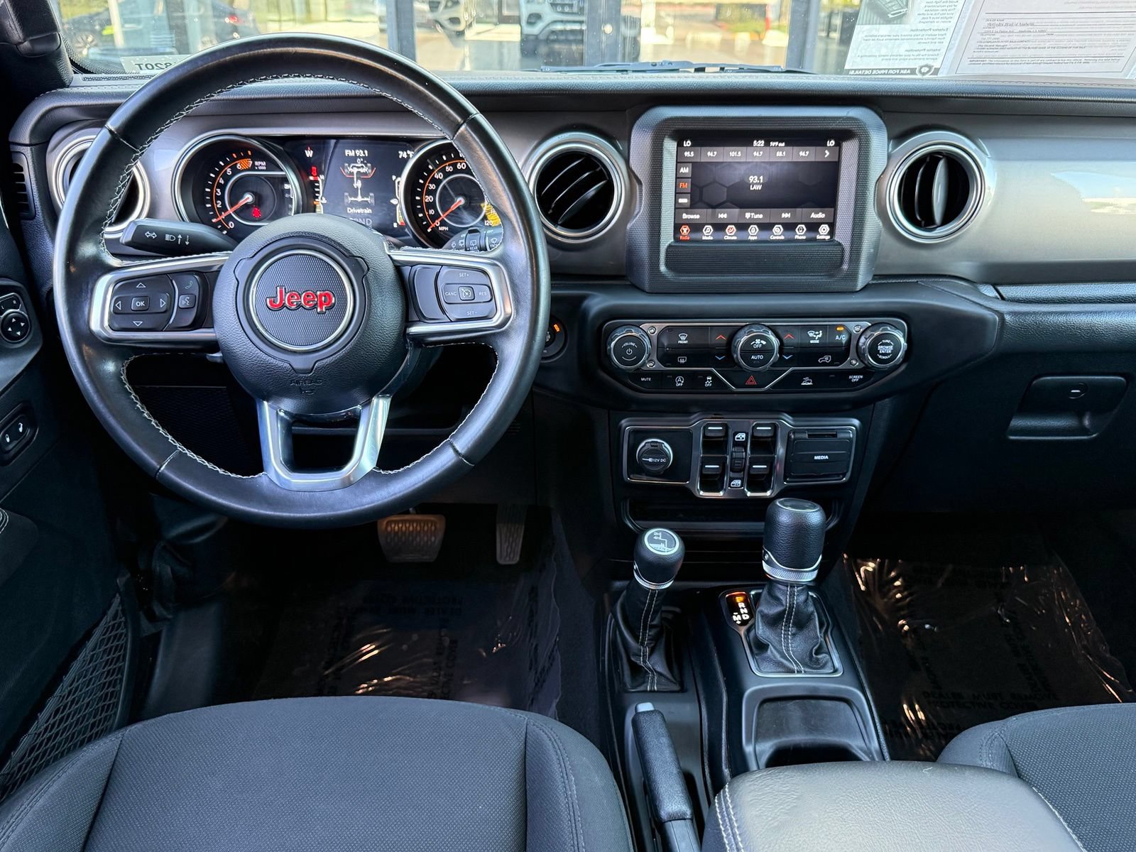 Used 2021 Jeep Wrangler Unlimited Sahara AWD/4WD image 38