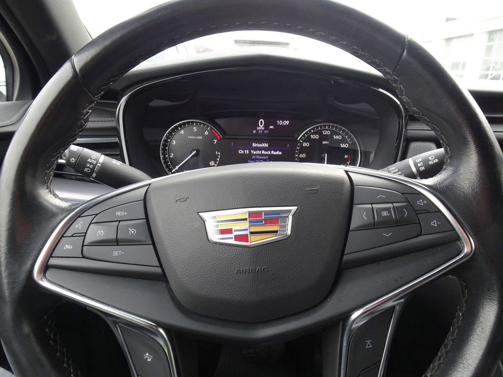 Certified 2023 Cadillac XT5 Luxury w/ LPO, Floor Liner Package AWD/4WD image 16