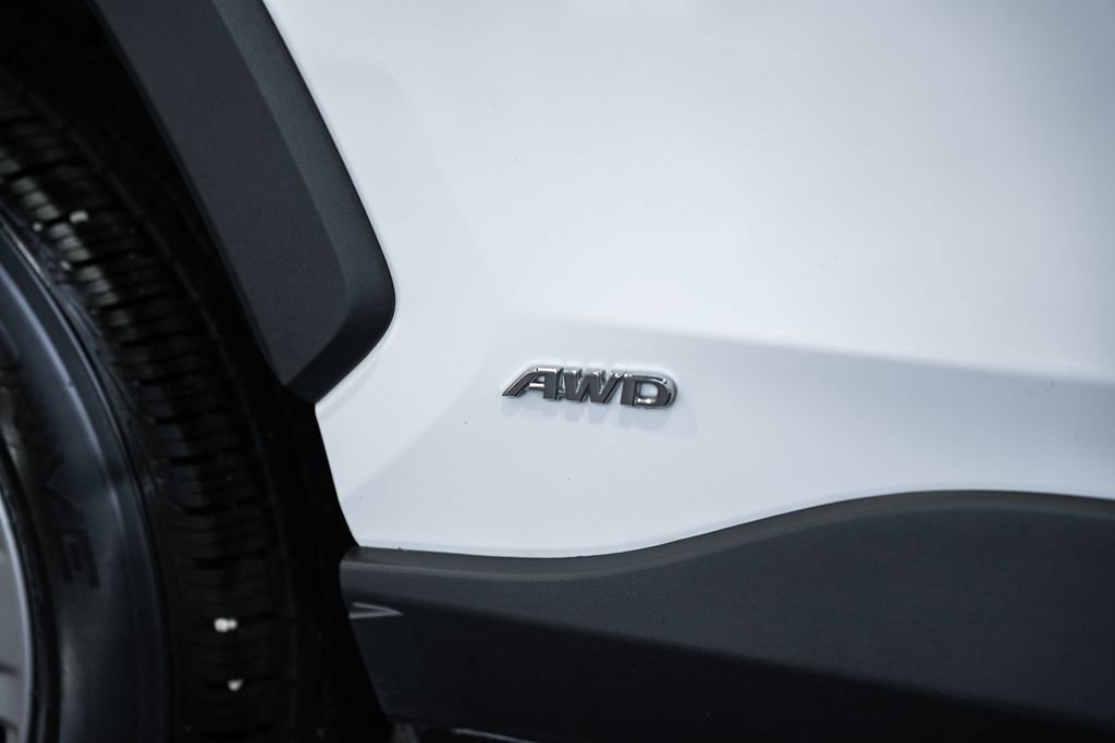 Used 2025 Toyota RAV4 XLE image 16