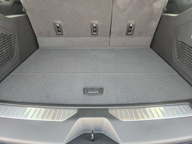 New 2026 Chevrolet Suburban High Country image 92