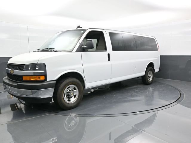 Used 2024 Chevrolet Express 3500 LT w/ LT Preferred Equipment Group image 3