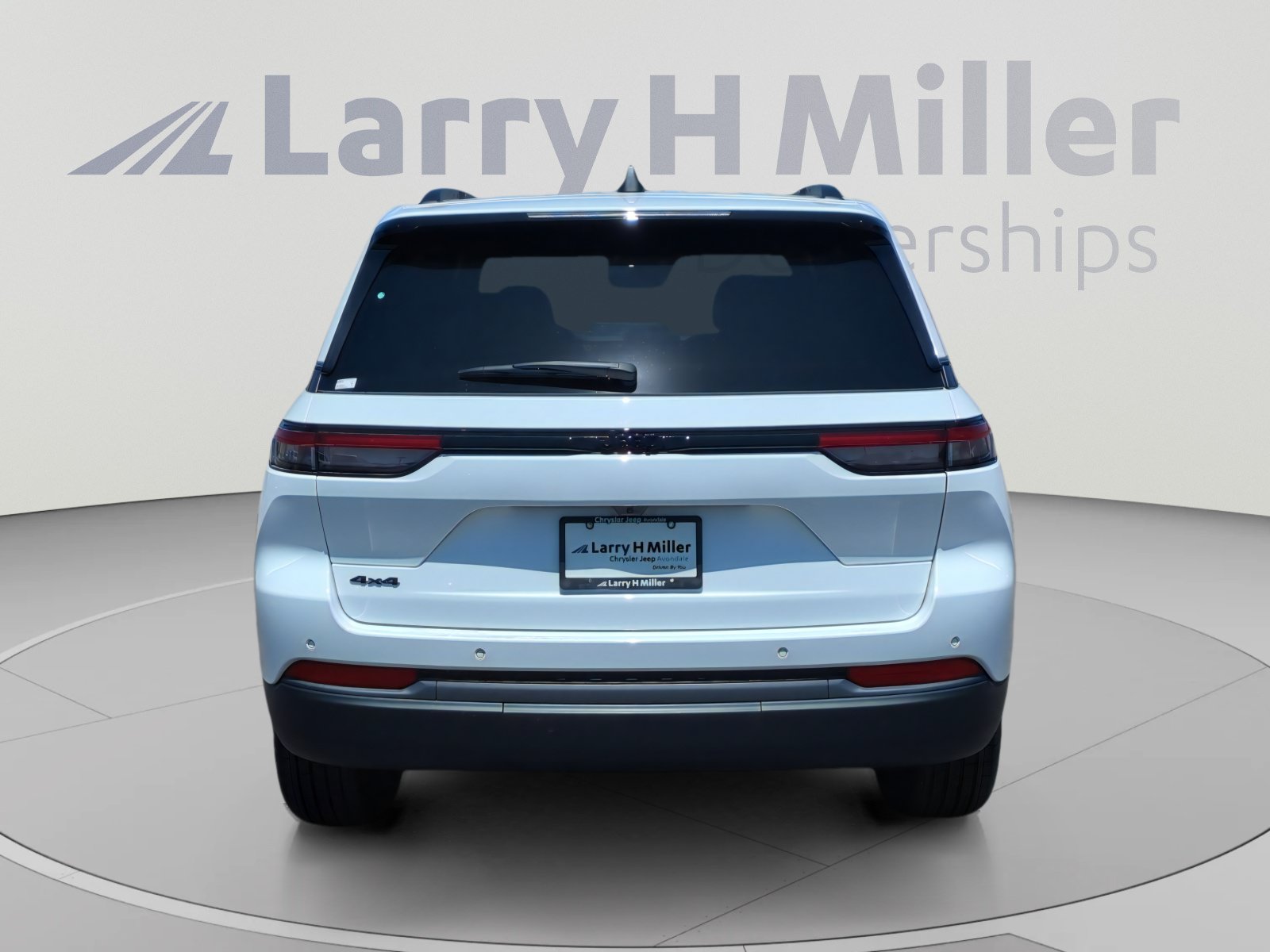 New 2026 Jeep Grand Cherokee Altitude AWD/4WD image 4