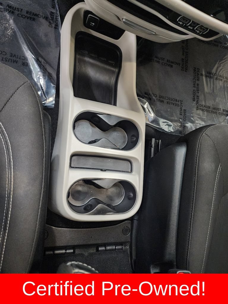 Certified 2022 Chrysler Voyager LX FWD image 21