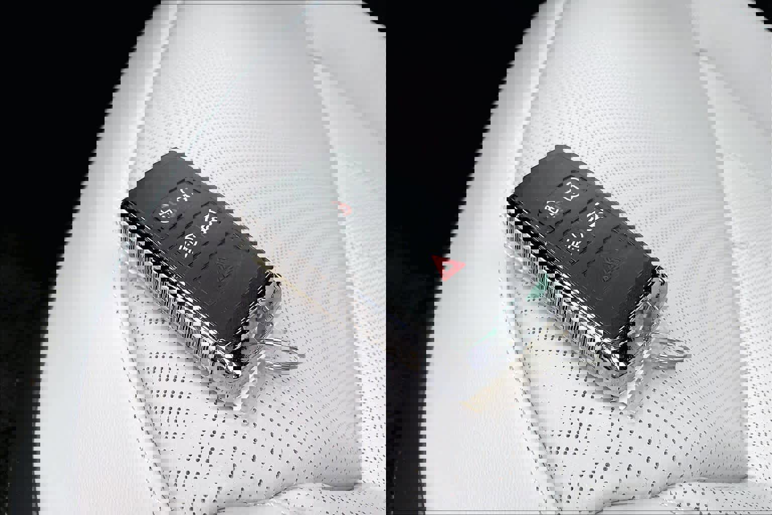 Used 2025 Land Rover Range Rover Sport Dynamic SE image 14