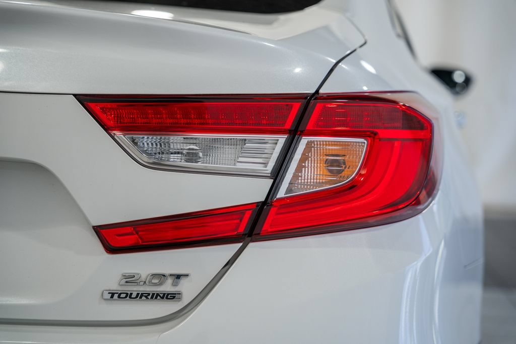 Used 2018 Honda Accord Touring image 6