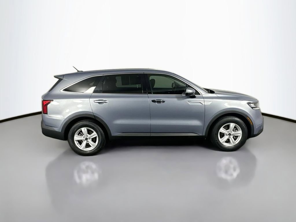 Used 2022 Kia Sorento LX FWD image 8