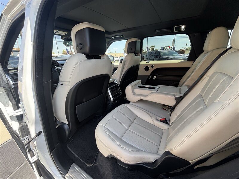 Used 2018 Land Rover Range Rover Sport HSE AWD/4WD image 24