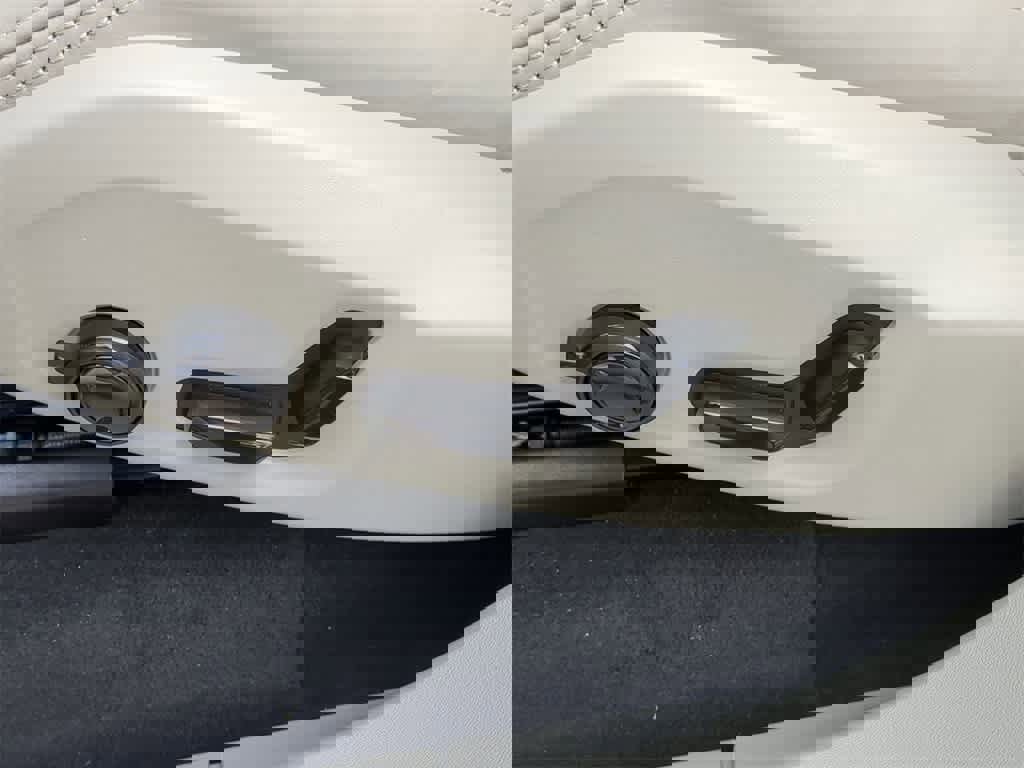 New 2026 Volvo XC90 B6 Ultra w/ Protection Package image 17