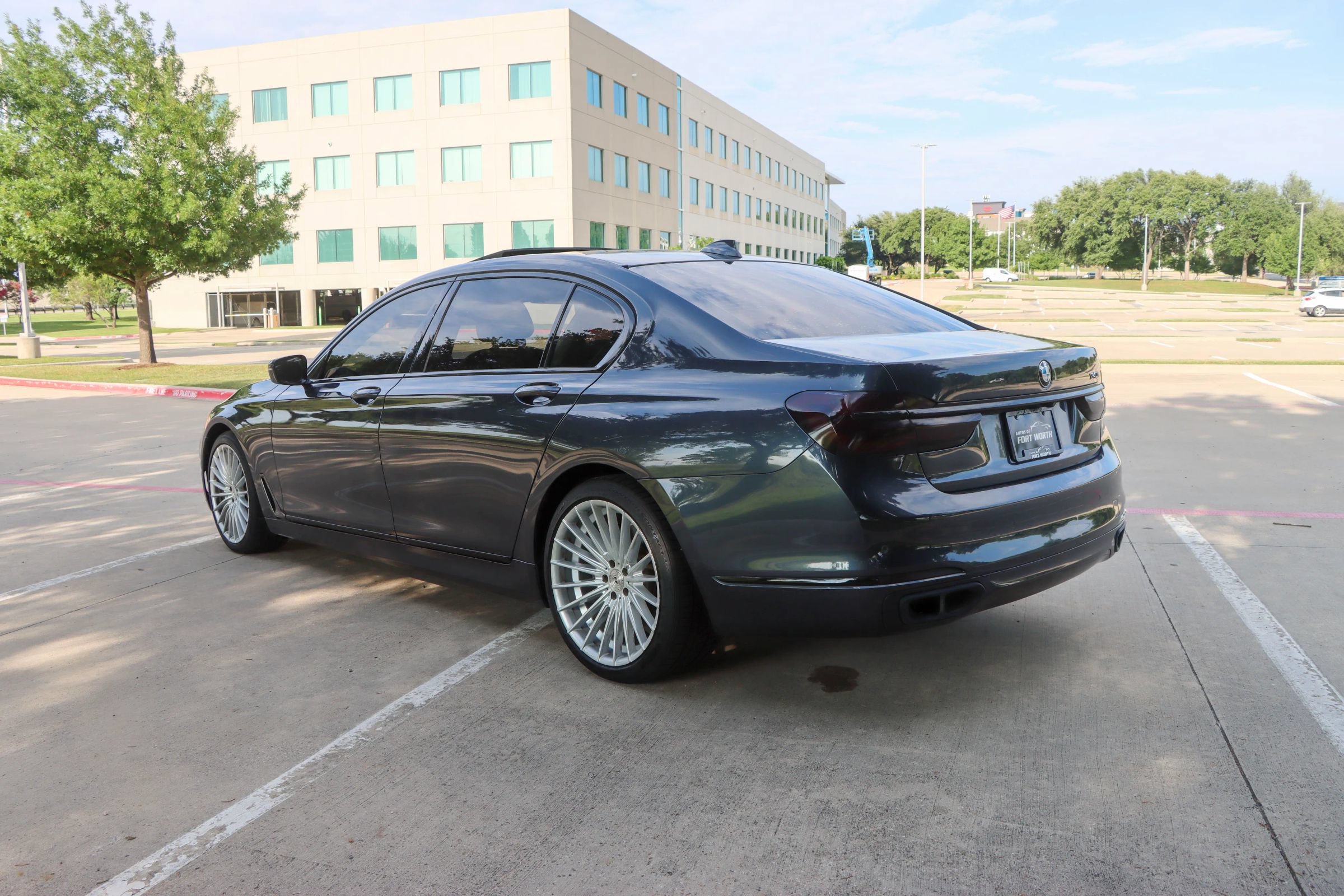 Used 2018 BMW 740i RWD image 5