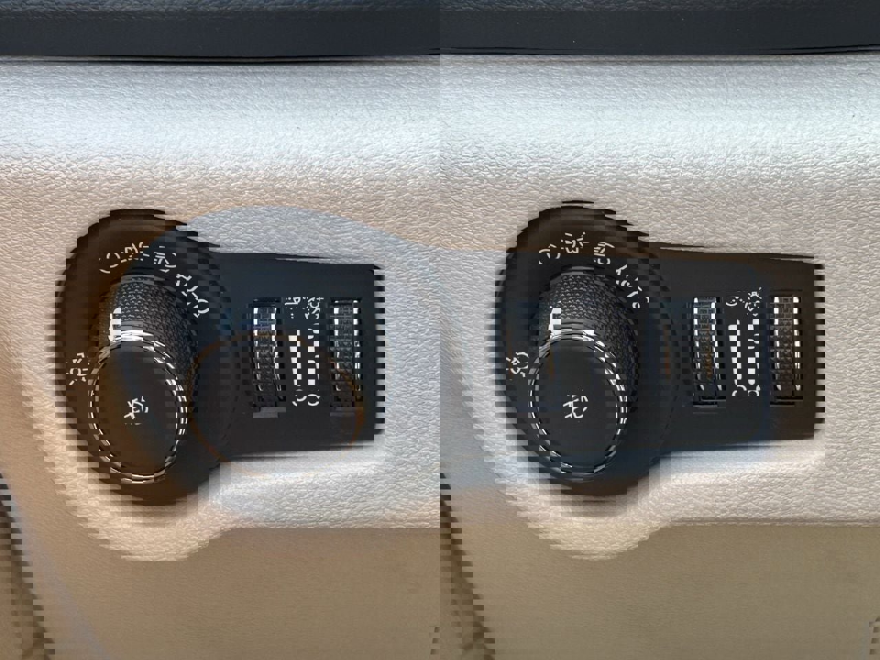 Used 2022 Chrysler Pacifica Touring-L FWD image 12