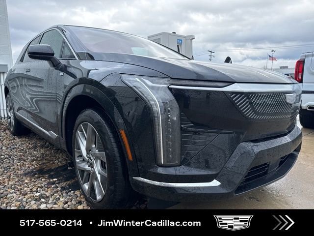 Certified 2025 Cadillac Optiq Luxury 2 w/ LPO, Floor Liner Package AWD/4WD image 1