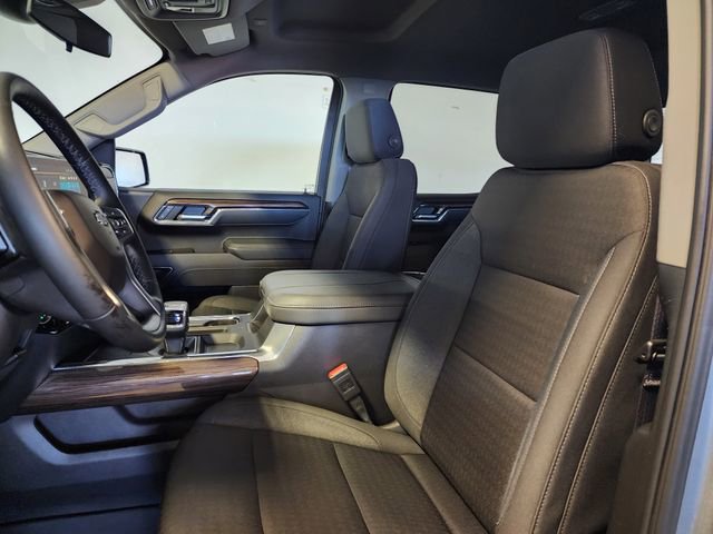 Used 2025 Chevrolet Silverado 1500 LT Trail Boss w/ Convenience Package II AWD/4WD image 13