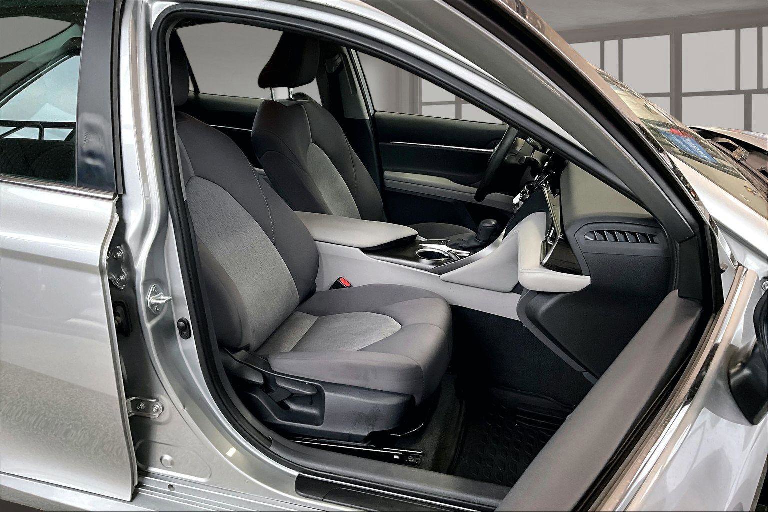 Used 2023 Toyota Camry LE image 8