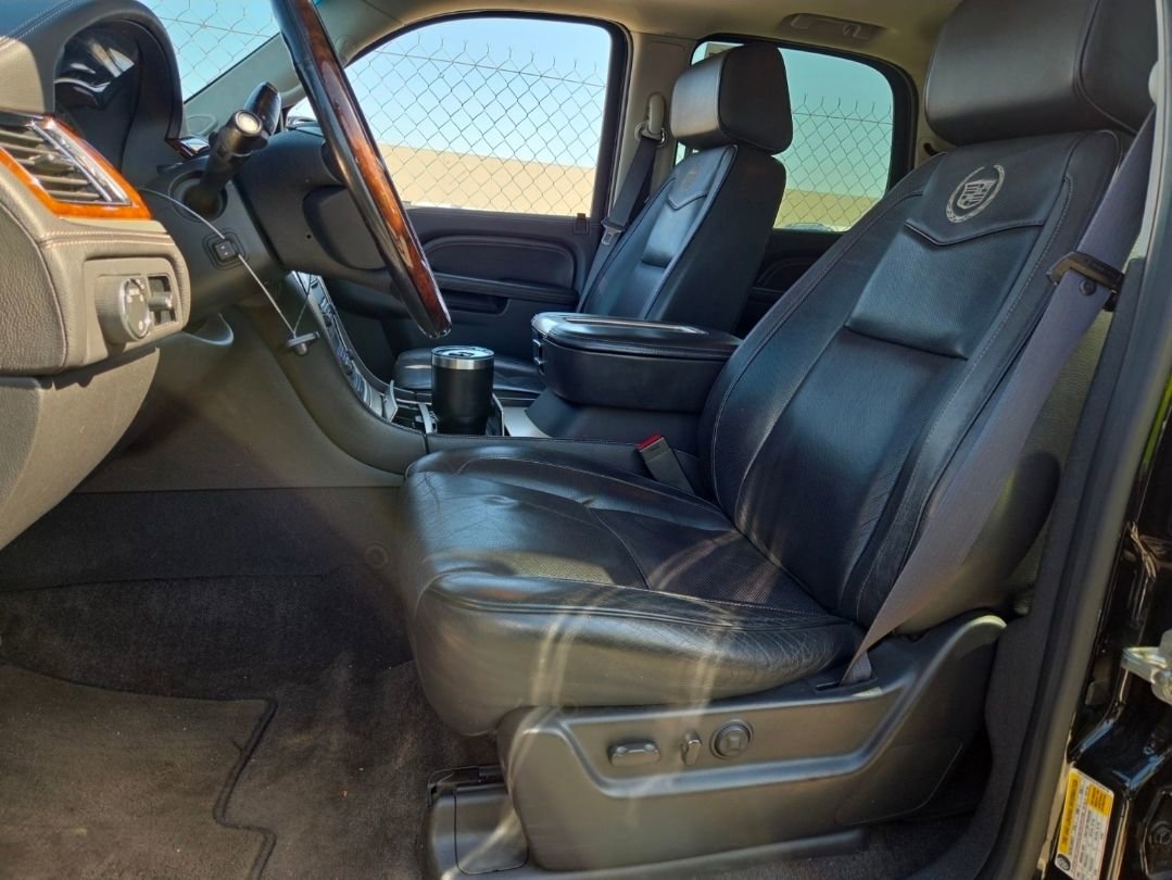Used 2012 Cadillac Escalade Platinum AWD/4WD image 13