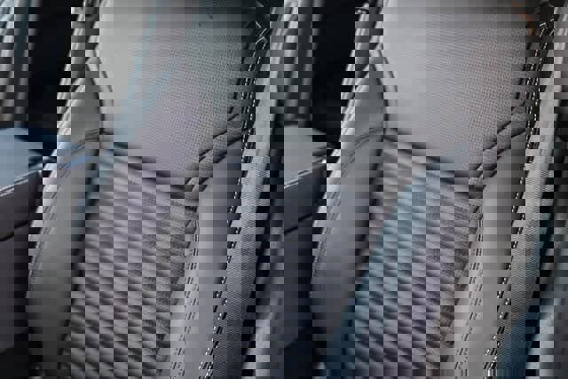 New 2025 Land Rover Discovery Dynamic SE image 28