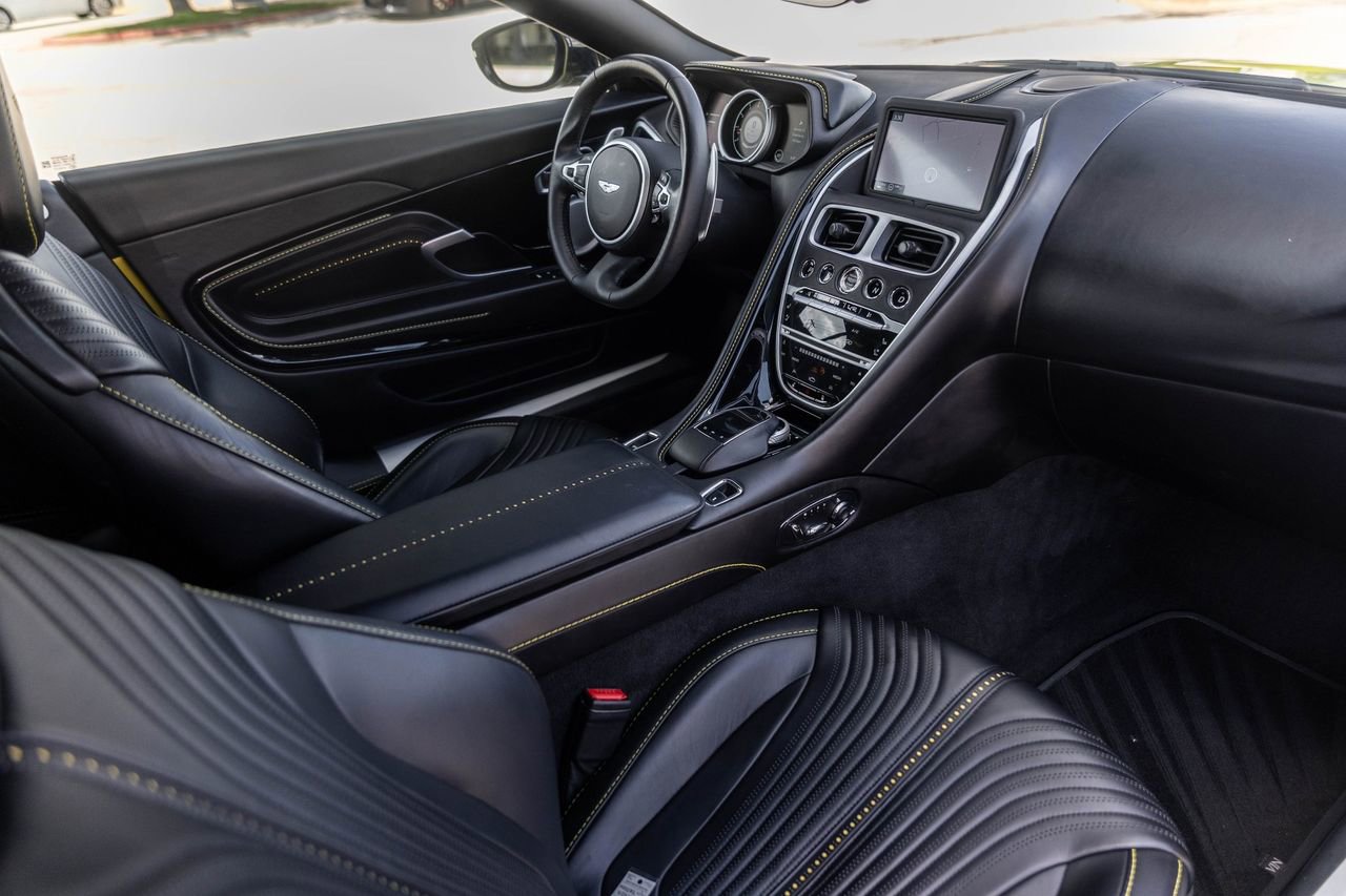 Used 2022 Aston Martin DB11 Volante RWD image 56