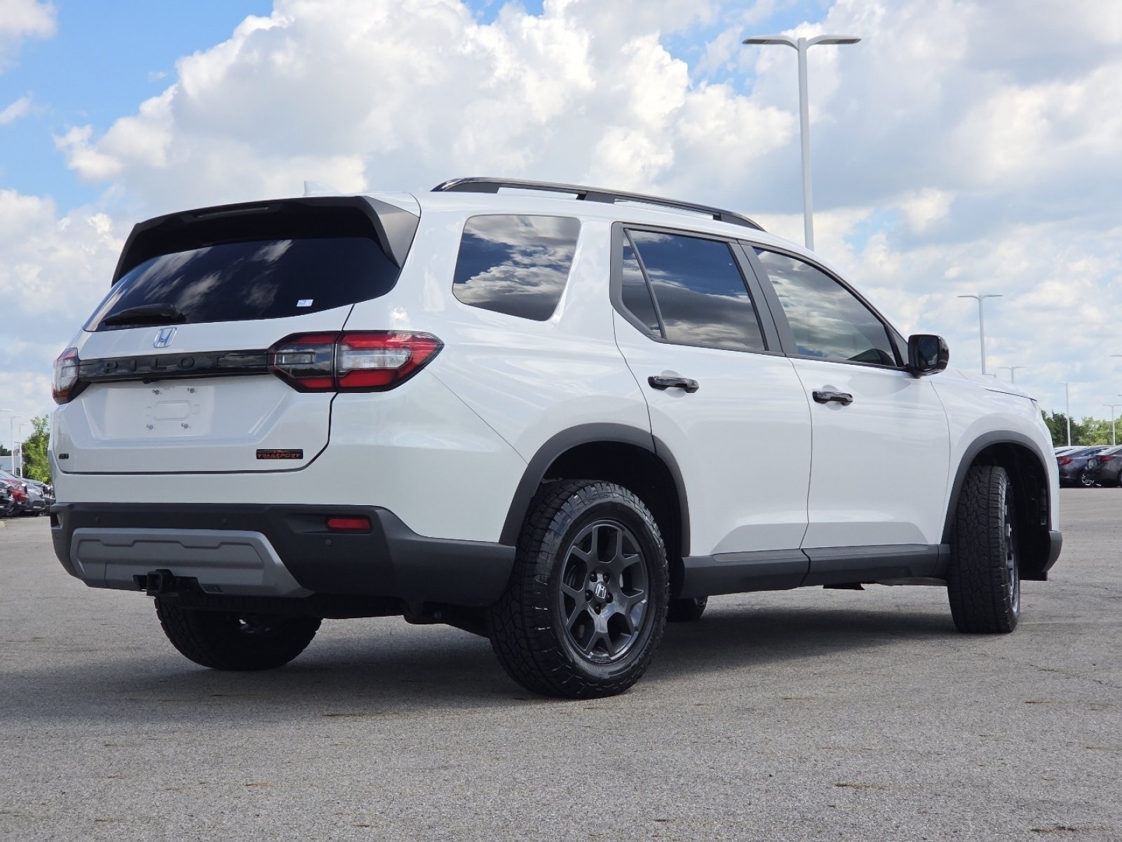 Used 2025 Honda Pilot TrailSport image 19