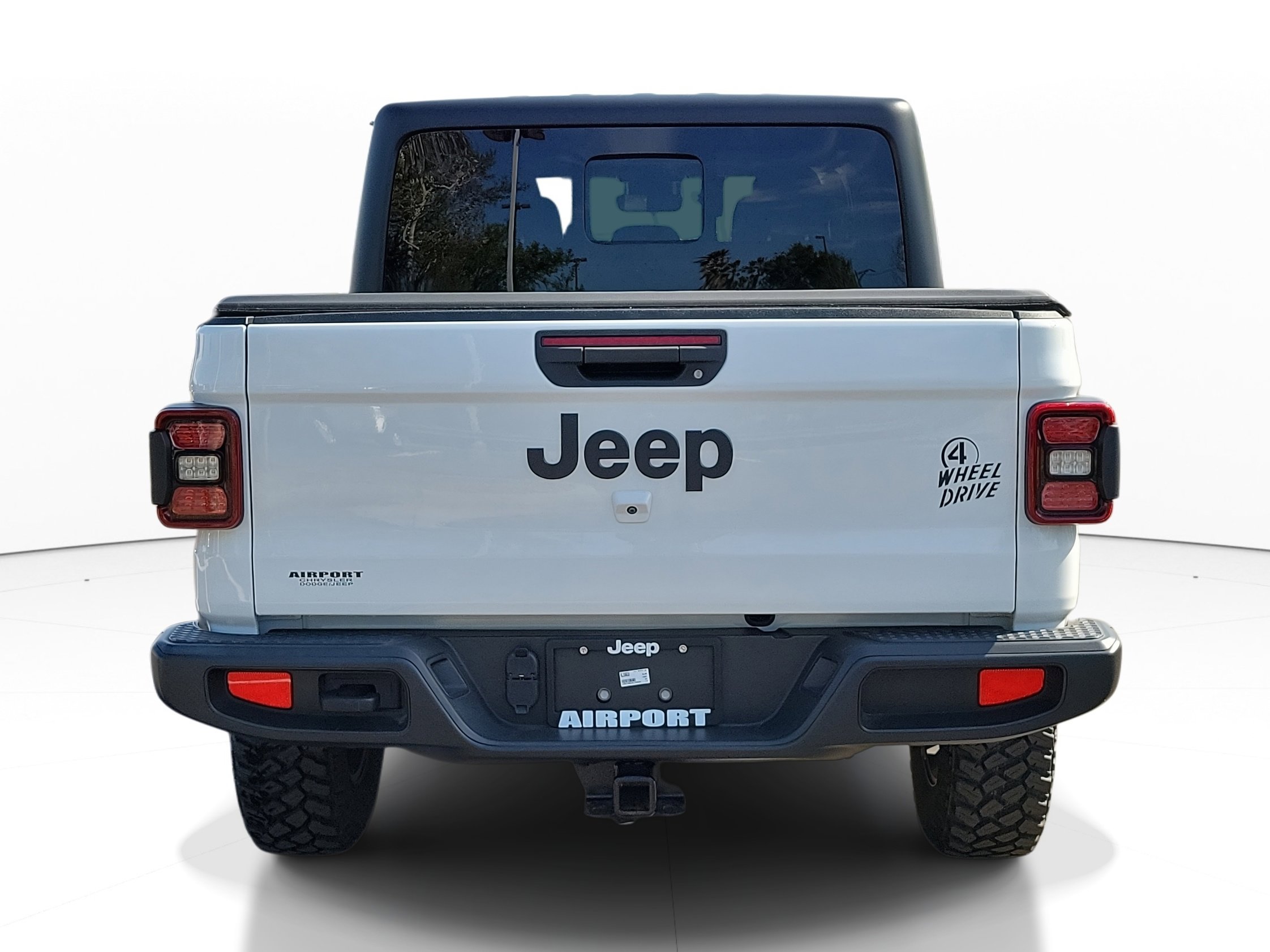 Used 2024 Jeep Gladiator Willys image 6