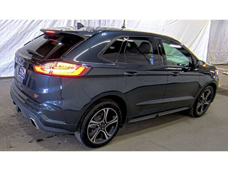Used 2022 Ford Edge ST image 6