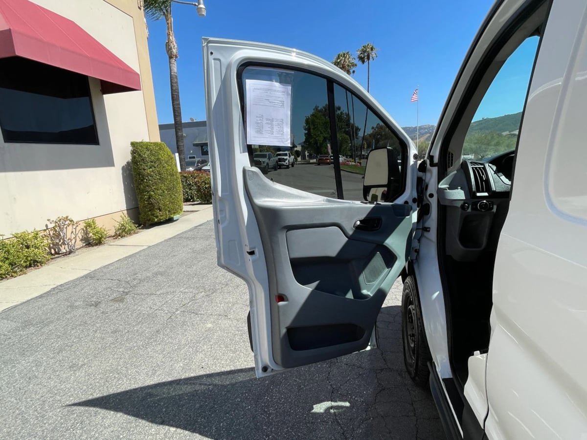 Used 2016 Ford Transit 250 130 Low Roof w/ Exterior Upgrade Package RWD image 17