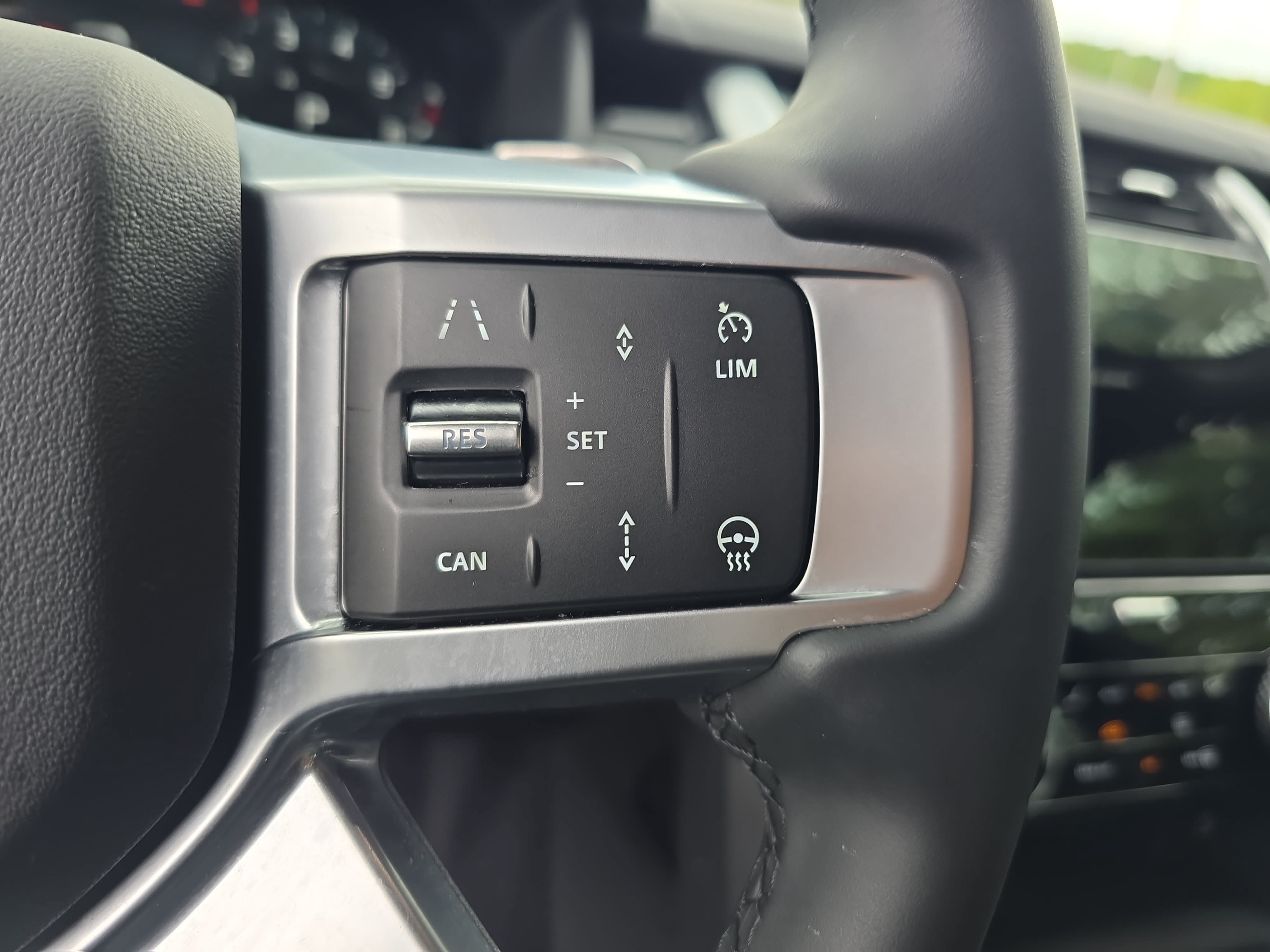 Certified 2025 Land Rover Discovery S AWD/4WD image 18