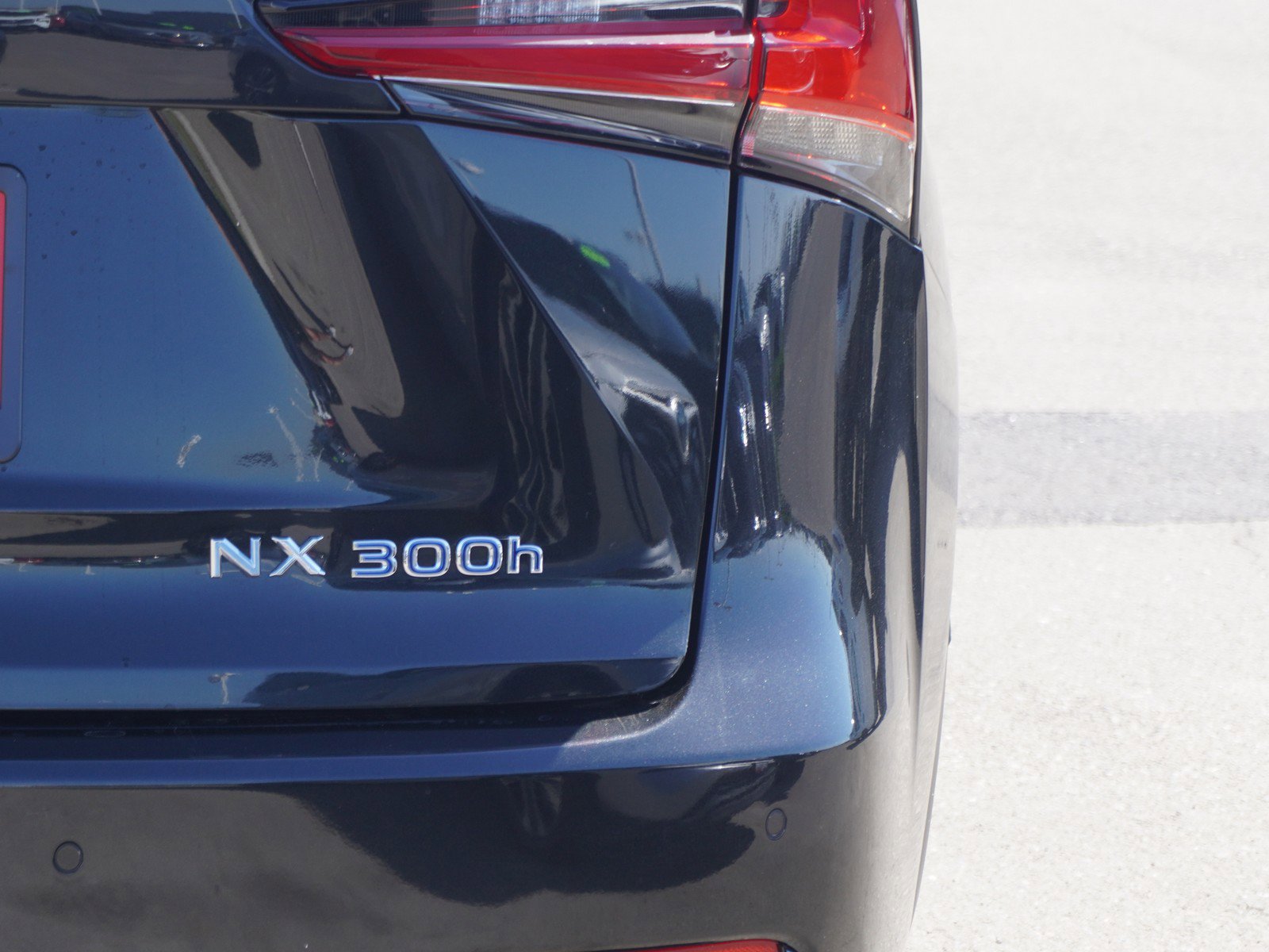 Used 2020 Lexus NX 300h AWD w/ Comfort Package image 10