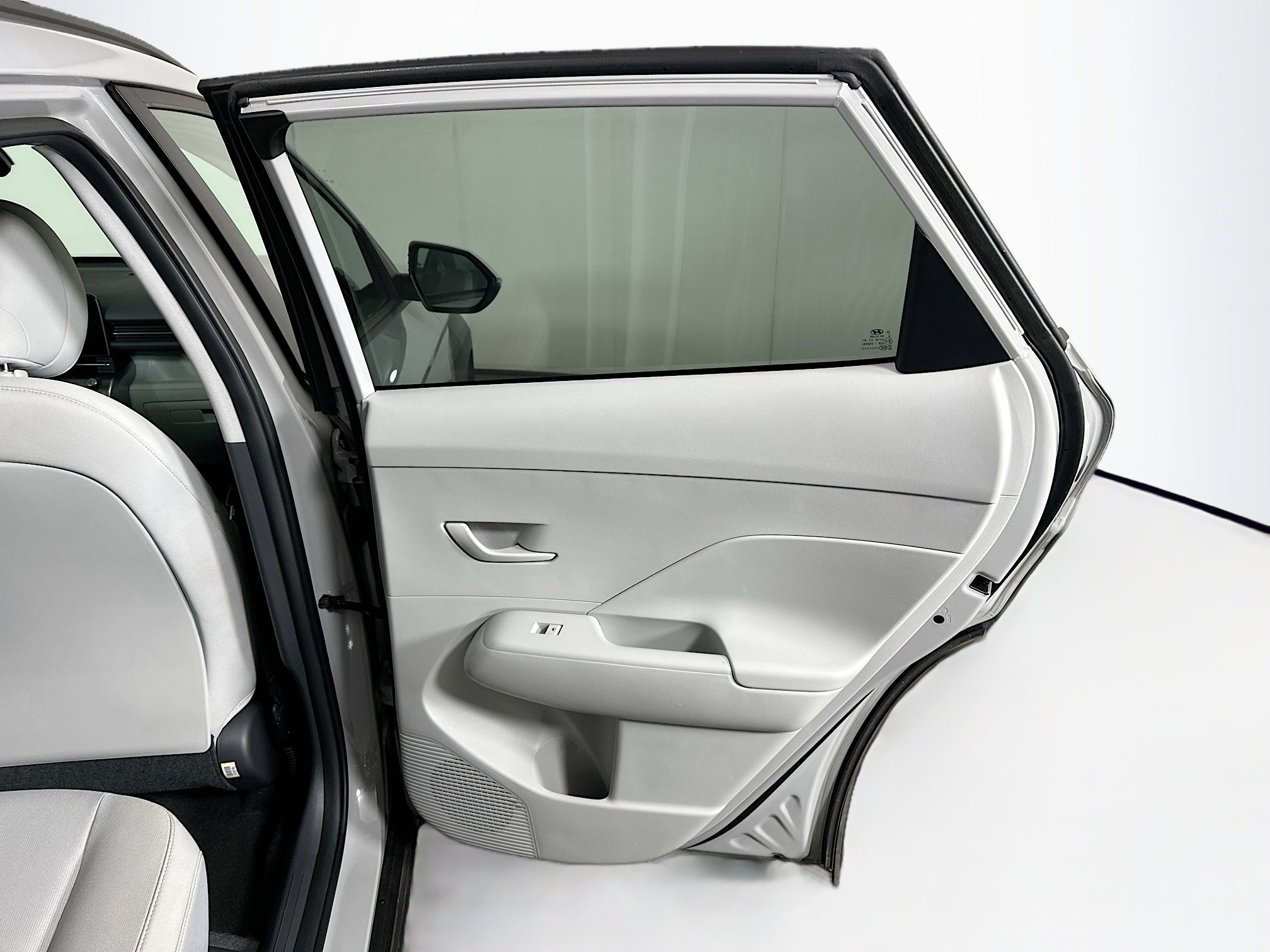 Used 2025 Hyundai Kona SEL image 28