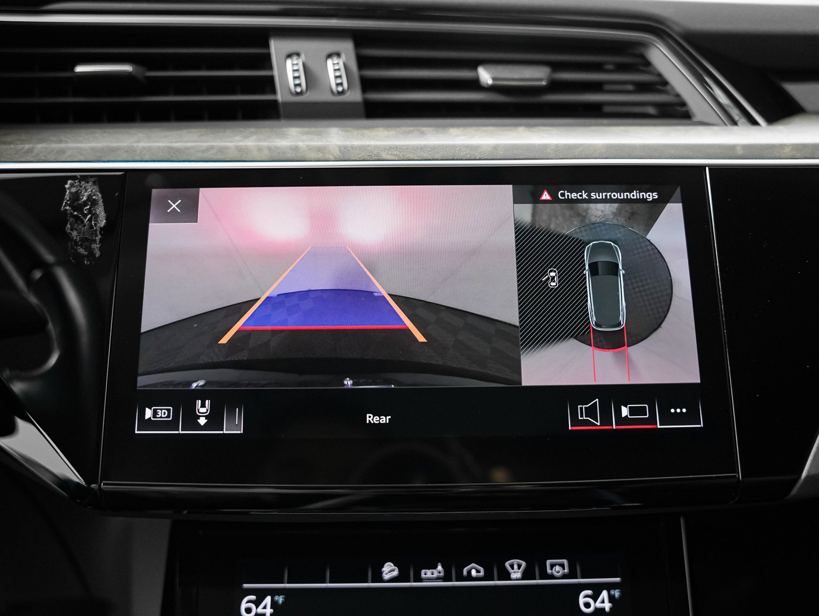 Used 2019 Audi e-tron Prestige w/ Prestige Package AWD/4WD image 22