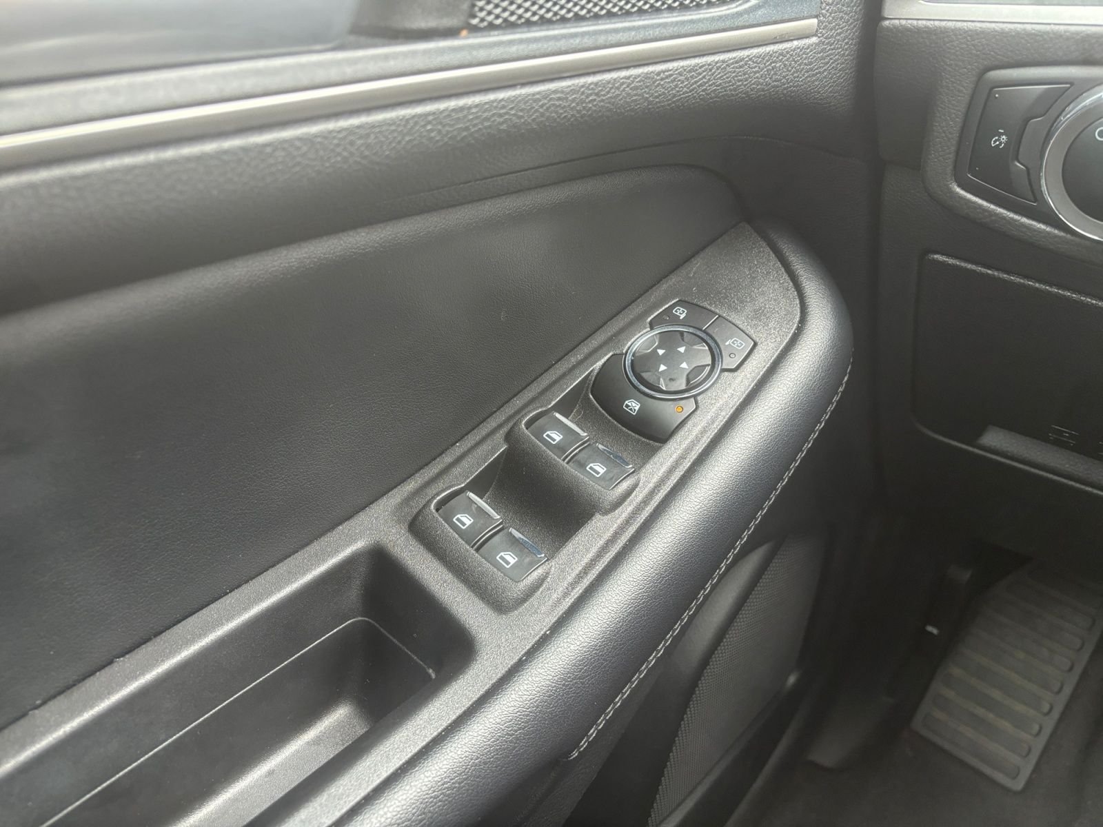 Used 2024 Ford Edge SEL AWD/4WD image 20